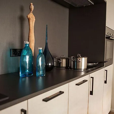 Aparthotel Suytes 4*