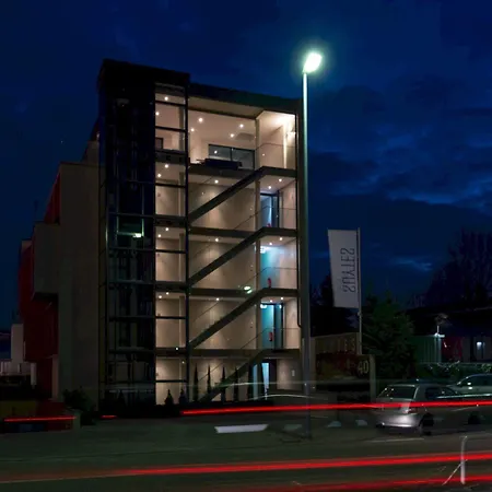 Suytes Aparthotel 4*