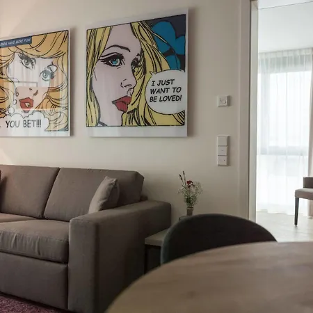 Aparthotel Suytes 4*