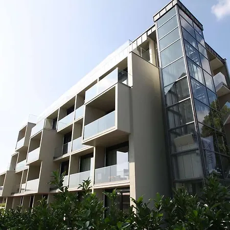 Suytes Aparthotel 4*
